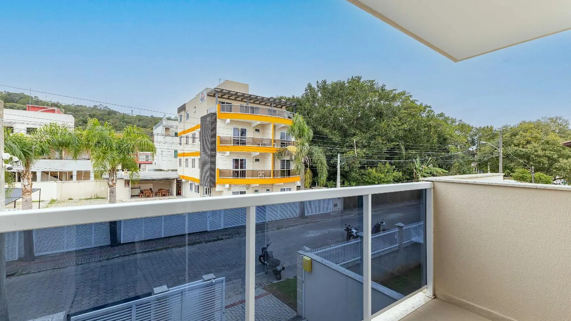 Holiday home Ampla E Agradavel Casa Com Jacuzzi Na Praia De Bombas Bombinhas