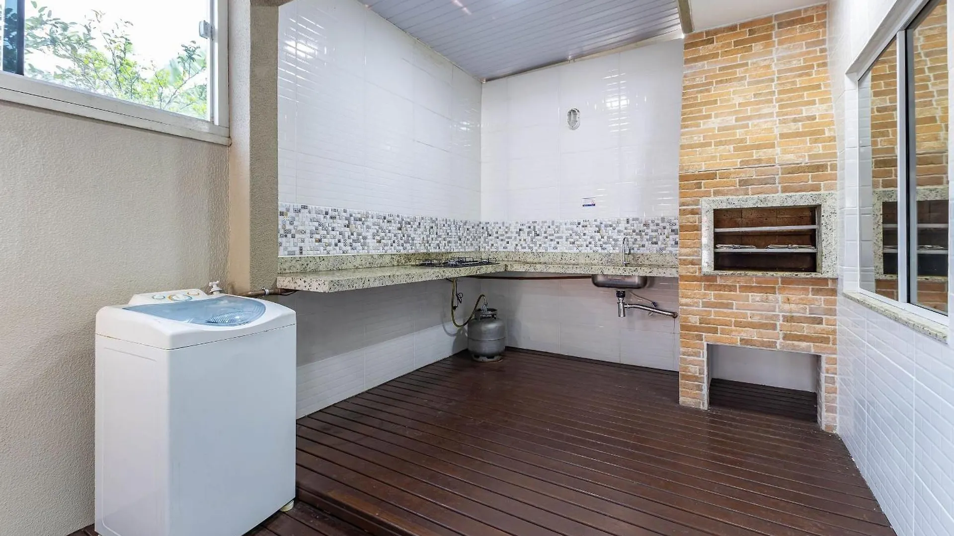 Ampla E Agradavel Casa Com Jacuzzi Na Praia De Bombas Bombinhas 0*,